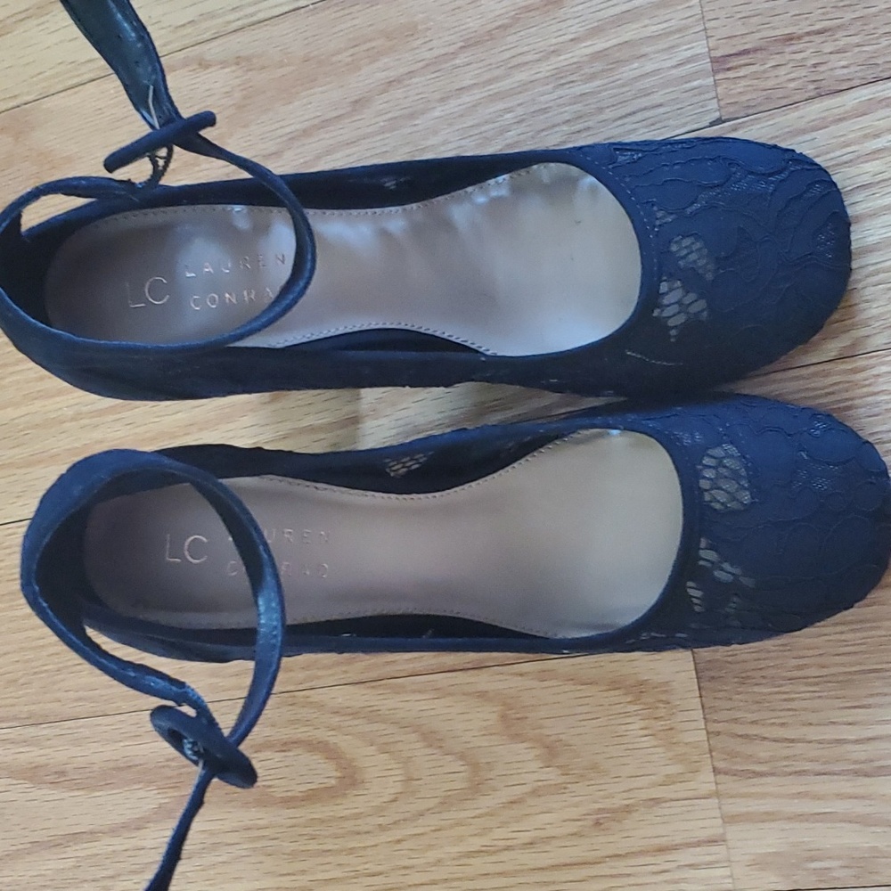 Lauren Conrad lace black block heel size 9